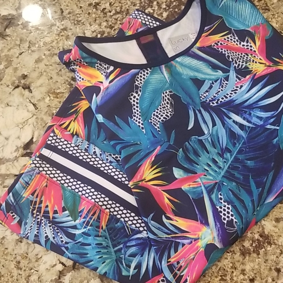 Lucky in Love tropical Tee size M - Picture 2 of 5